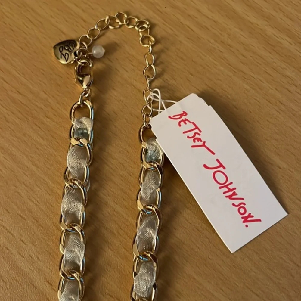 NWT Betsey Johsnon Sugar Skull Necklace - Picture 6 of 14